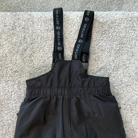 Biting Kids Ski Bibs - Picture 6 of 10